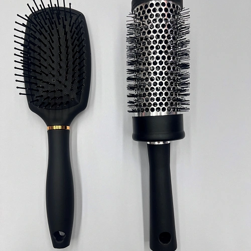 Расческа массажная брашинг "СЕКРЕТ ТВОЕЙ КРАСОТЫ", цвет черный, матовое покрытие, 2.5*22см