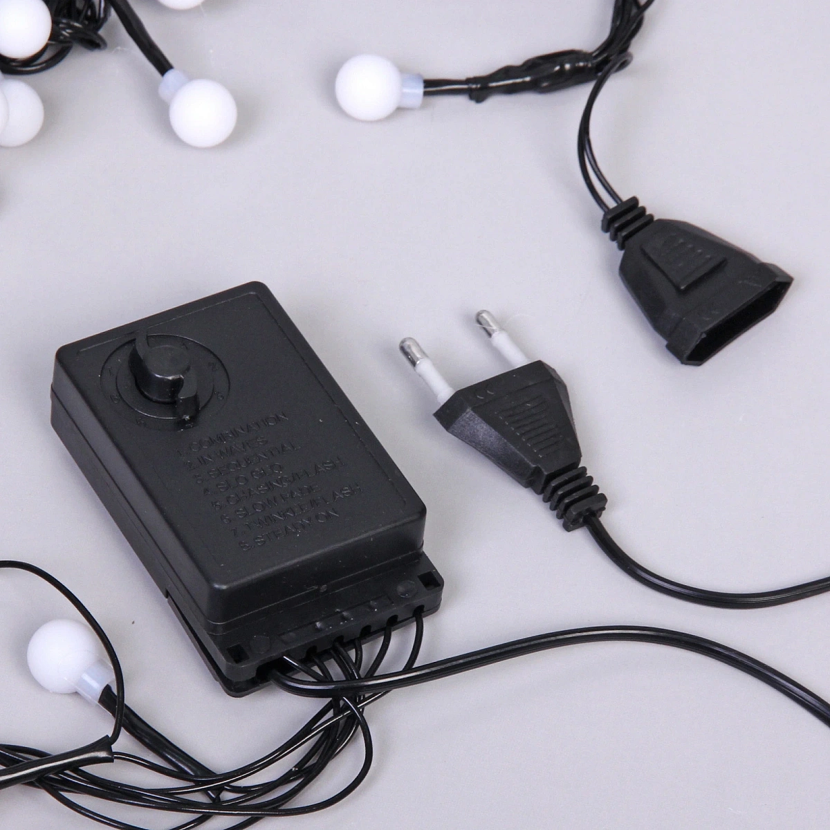 Гирлянда для дома Мишура 4 м, 200 ламп LED, d-1,4 см, черный пров, 8 реж, IP-40, Теплый белый (возможность соединения)
