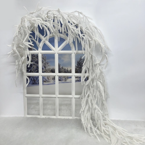 Гирлянда хвойная "Лесные лапки" 1,5 м резина (35 веток), Белый