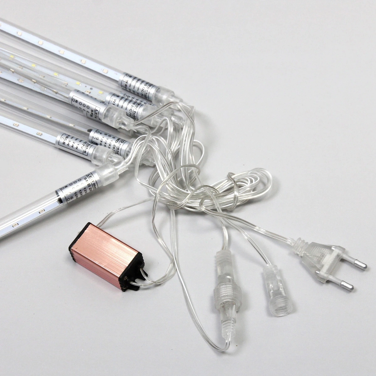 Гирлянда для улицы "Тающая сосулька" 3,0 м*80 см 575 лампы LED, IP-54, Белый (8 трубок)